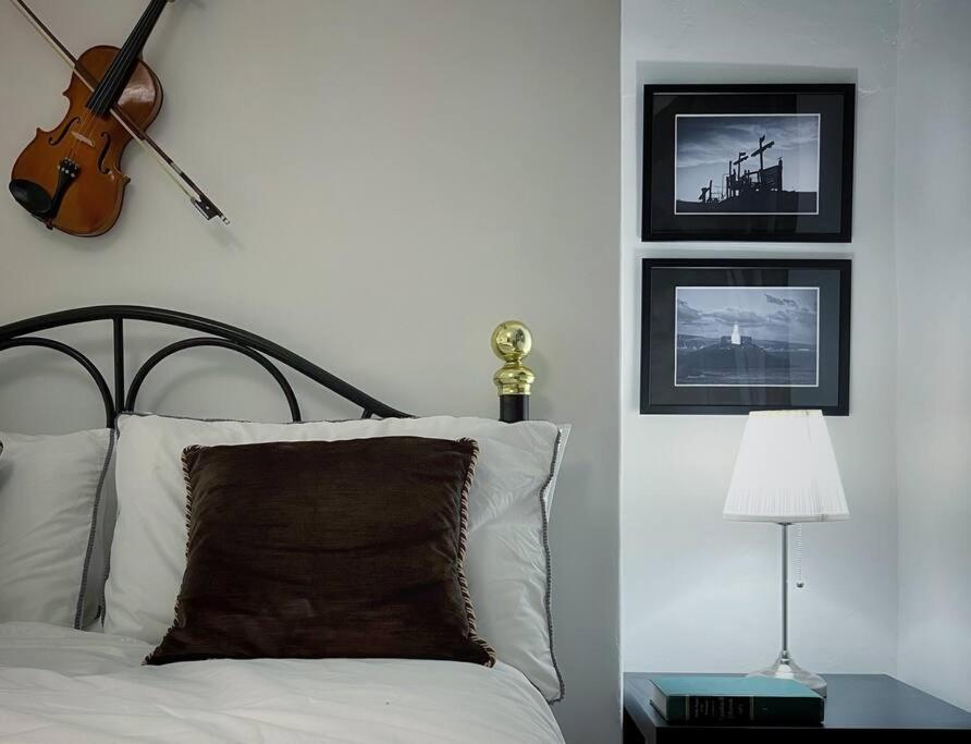 Urban Music Style Townhouse In Swansea City Center Bagian luar foto